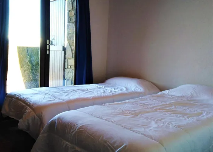 Casa Con Piscina En Santa Leocadia