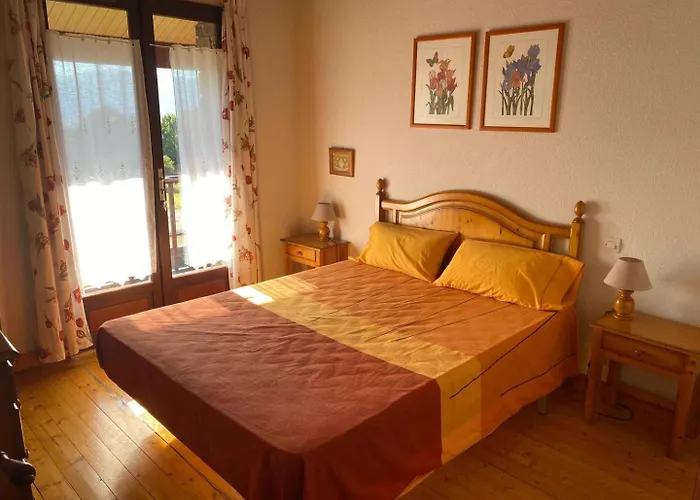 Casa Con Piscina En Santa Leocadia